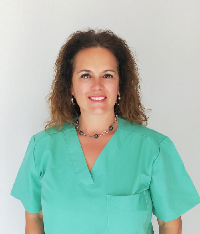 Dra. Eva Flores Gudiño